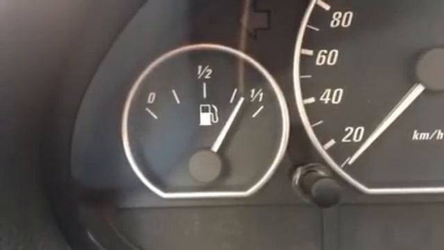 Bmw e46 330ci глючит датчик уровня топлива смотреть онлайн