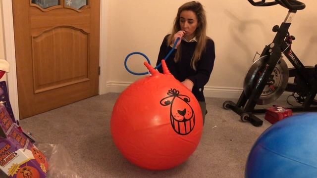 IVE GOT A NEW ORANGE BIGGER SPACE HOPPER! Blowing up new hopper смотреть онлайн