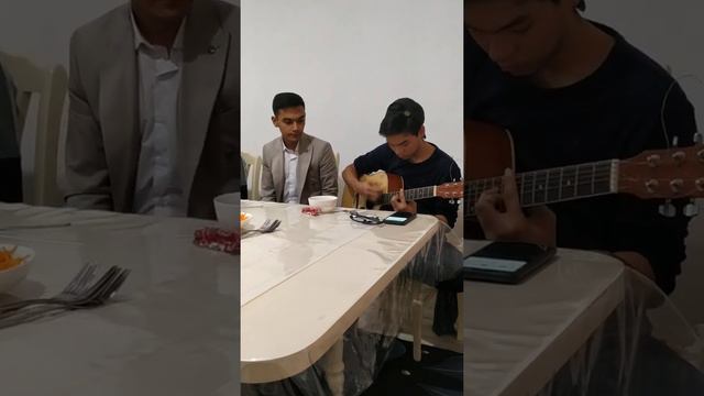 Molutzhan Tokhtakhunov - Untalmidim | Молутжан Тохтахунов - Унталмидим (гитара Бахтияр Нурум) смотреть онлайн