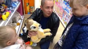 Маргарита и КРУТАЯ СОБАЧКА Лера НЕ ХОЧЕТ играть с СЕСТРОЙ ЧиЧиЛав