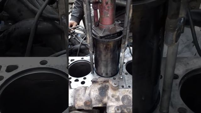 Установка сухих гильз на DAF XF 95 смотреть онлайн