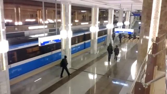 Отправление асинхронного поезда КВСЗ 81 7036 37 Крюковец смотреть онлайн