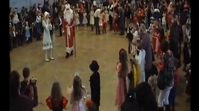 НОВОГОДНИЙ УТРЕННИК с "PARTY MIX" и клубом "Детский мир". смотреть онлайн