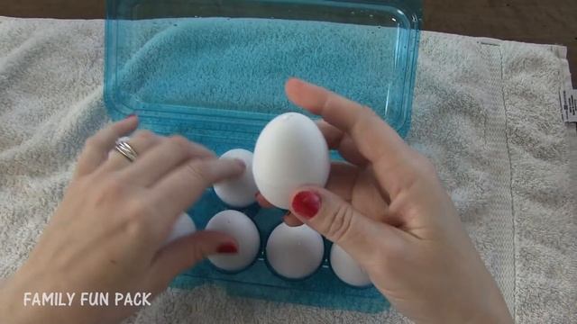 EGGED ON - Extreme Messy Fun || Family Game Night смотреть онлайн