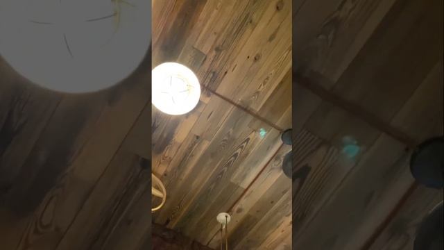 Чем отделан потолок? смотреть онлайн