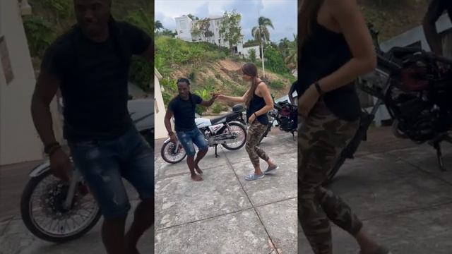 Bachata dancing Dominican Republic - Maria BailaMar, Wanderson, Farifeo, Edwin Ferreras, Juan Pablo смотреть онлайн