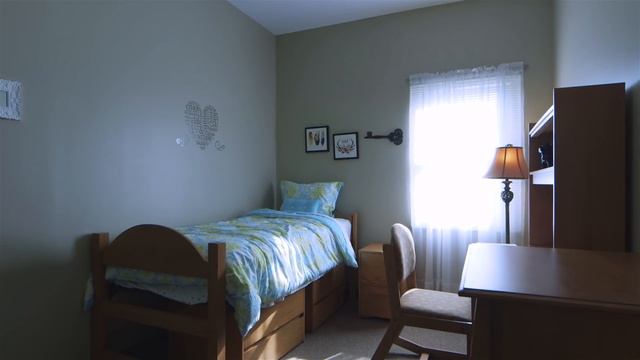 Tour University Village смотреть онлайн