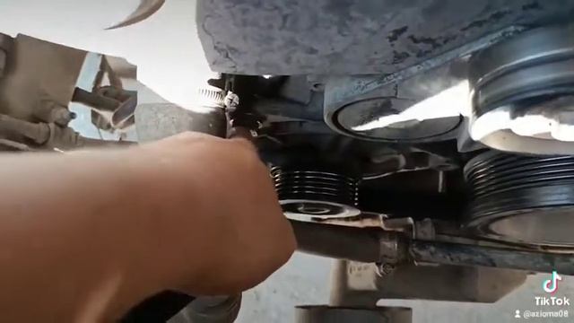 Ауди С4 как снять генератор 2.8 V6! #Генератор Ауди С4 #Как снять ! смотреть онлайн