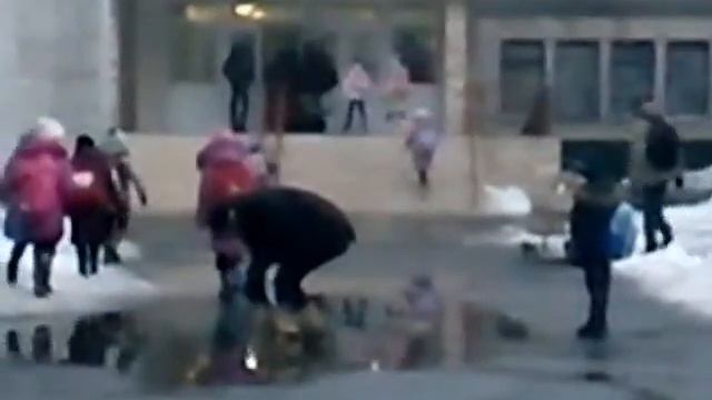 Рыбалка возле школы смотреть онлайн