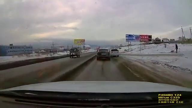 Два автохама на дороге в Красноярске смотреть онлайн