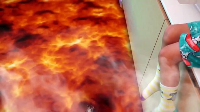 THE FLOOR IS LAVA CHALLENGE! ЛАВА ЧЕЛЛЕНДЖ! Family Fun Kids Pretend Playtime смотреть онлайн