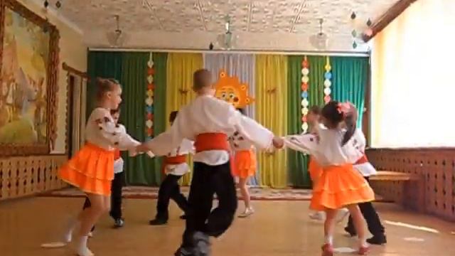 МОЛДАВСКИЙ ТАНЕЦ смотреть онлайн