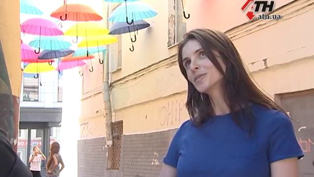 5.08.16 - в центре города появилась необычная арт-инсталляция из зонтов смотреть онлайн