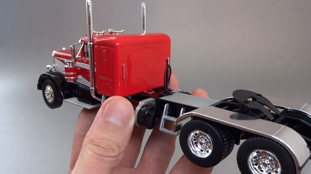 1952 Peterbilt-350 1:43 Масштабная модель седельного тягача IXO-Models смотреть онлайн