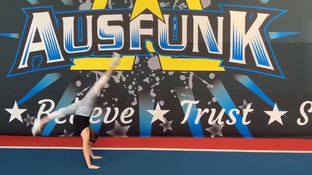 Level 1 - Walkover смотреть онлайн