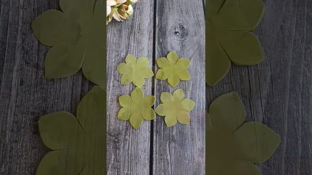 Одуванчики из фоамирана. #art #творчество #diy #резинкидляволос #craft #фоамиран #flowers смотреть онлайн