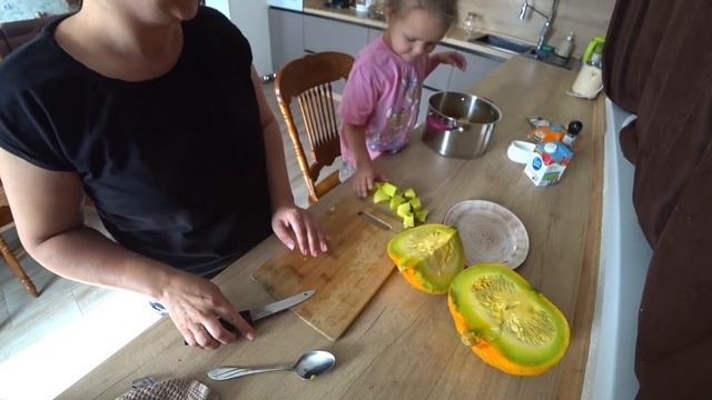 Обшиваем цоколь. Убираем в теплице. Суп-пюре из тыквы. смотреть онлайн