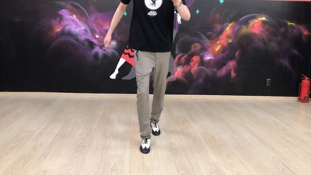 Александр Фасолько и Елена Серова. Студия танца "Астра". Salsa. Базовые движения 8 февраля 2021 г. смотреть онлайн