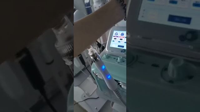 Косметологический Комбайн 7 в 1 H2O2 - Гидропилинг смотреть онлайн