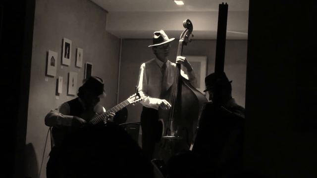 Caravan - recorded by Zoom IQ7 смотреть онлайн