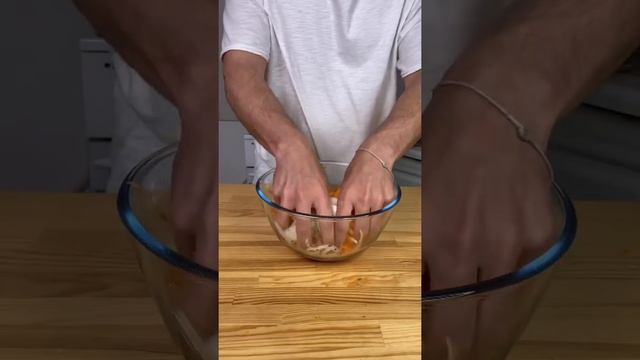 Приготовил куриное мясо в фольге с овощами. ПП рецепт без масла. смотреть онлайн