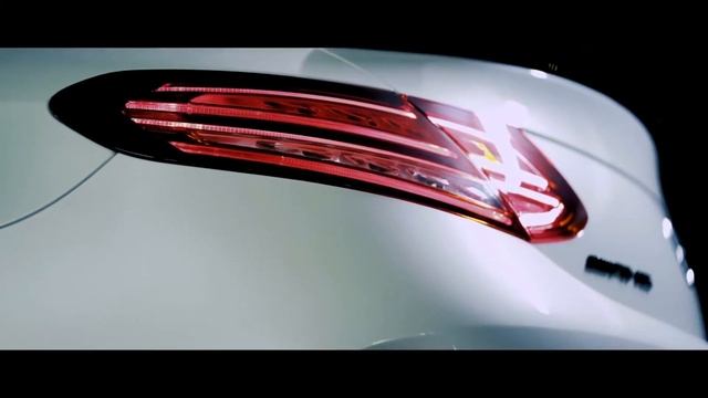 Mercedes C63 AMG смотреть онлайн