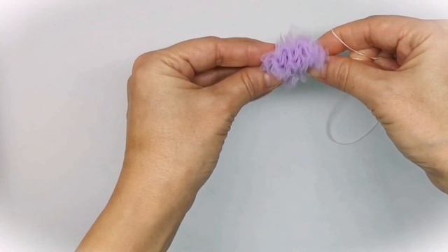 Помпоны из фатина. Помпоны своими руками. Pompoms Diy. Tutorial Pom Pom. Laço pompom. смотреть онлайн