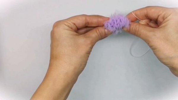 Помпоны из фатина. Помпоны своими руками. Pompoms Diy. Tutorial Pom Pom. Laço pompom.