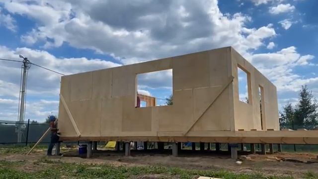 возведение стен каркасного дома. как это происходит смотреть онлайн