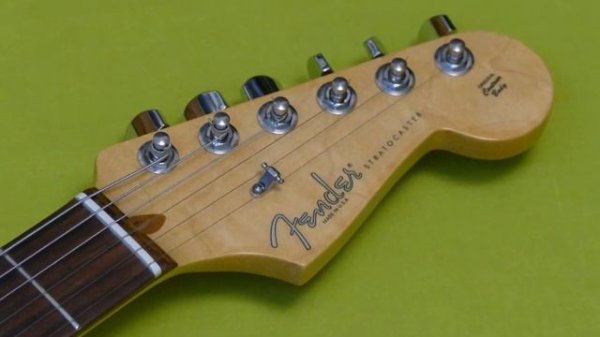 FENDER STRATOCASTER AMERICAN STANDARD VS HIGHWAY ONE ELECTRIC GUITAR REVIEW AND DEMO