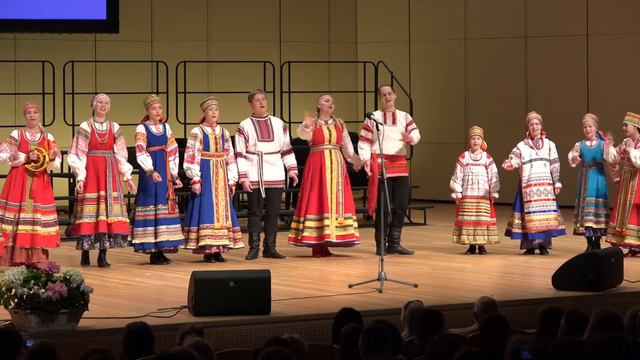 Ансамбль народной песни "Рябинушка" плясовая Краснодарского края "Ой, досточка, тай дубовенькая" смотреть онлайн