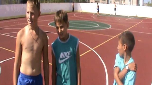 Первая универсальная спортивная площадка смотреть онлайн