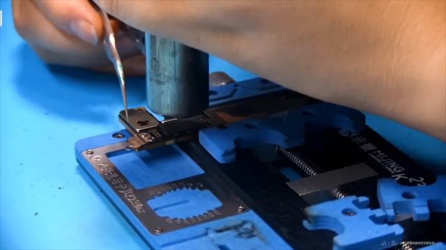 Destroyed iPhone 14 Restoration смотреть онлайн