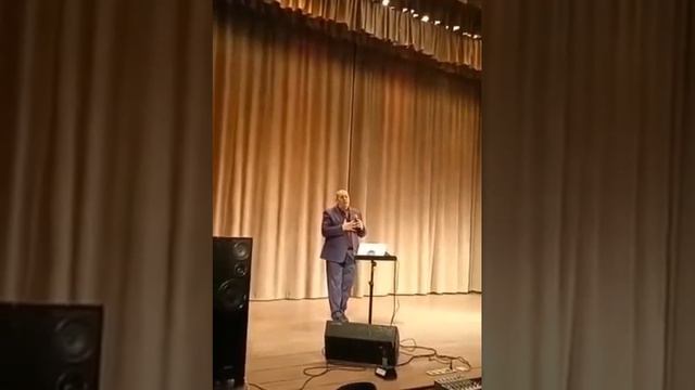 Fabio Fresi исполняет оригинальную версию песни Caruso Lucio Dalla смотреть онлайн