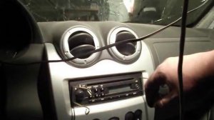 снятие штатной магнитолы рено сандеро