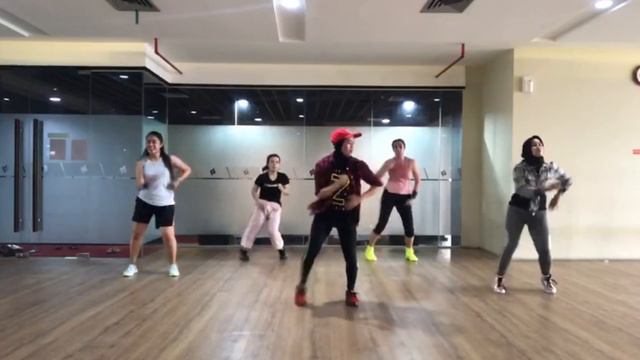 menjaga imunitas tubuh dengan ber Zumba||song el Carnaval de celia смотреть онлайн