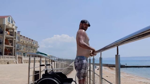 Море. Солнце. Набережная [РАЗРЕШИТЕ ПОДКАТИТЬ] смотреть онлайн