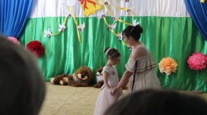 Трогательное выступление мамы и дочки