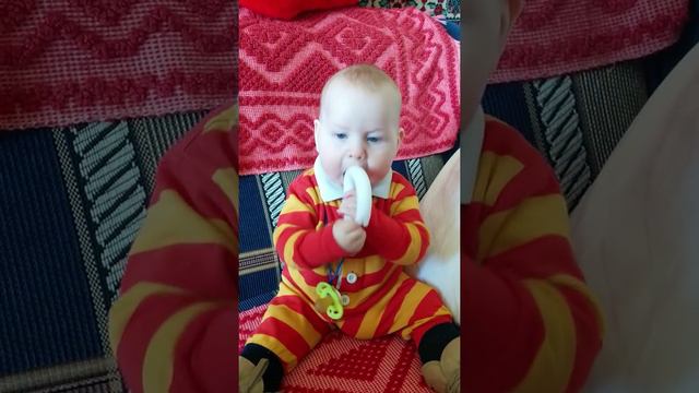 У малыша режутся зубки смотреть онлайн