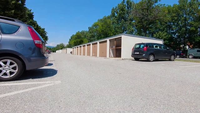 Mario & Luigi Skydiving in Wr. Neustadt Austria смотреть онлайн