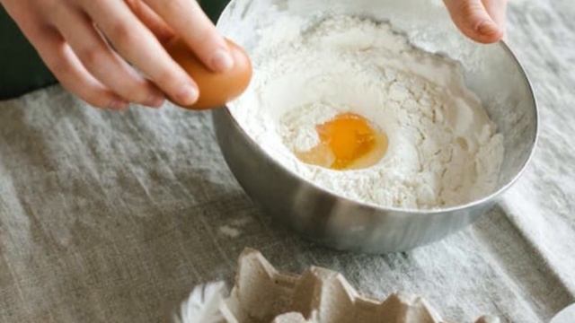 Ела по 2 вареных яйца в день и вот что произошло с моим телом...Что натворили яйца? смотреть онлайн