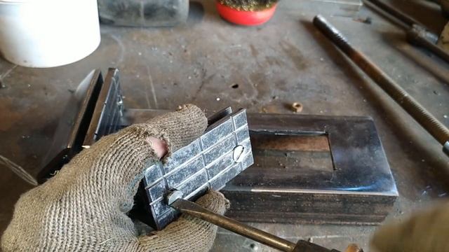 Станочные тиски из Швеллера / DIY Homemade Vise! смотреть онлайн