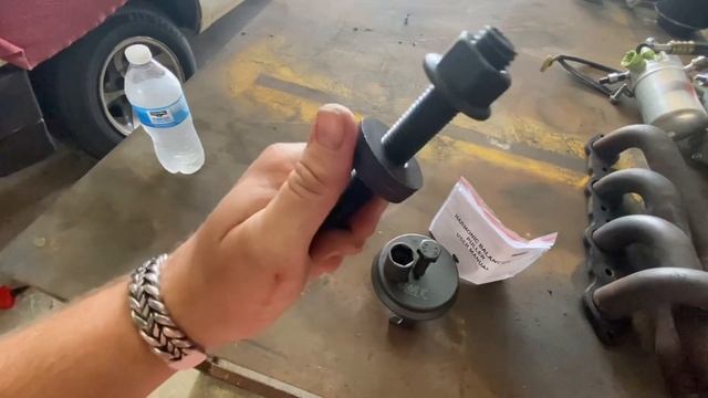 Pulling the 5.3 and BROKEN 4L60E out of the LS swapped S10, one of the tightest/toughest pulls ever смотреть онлайн