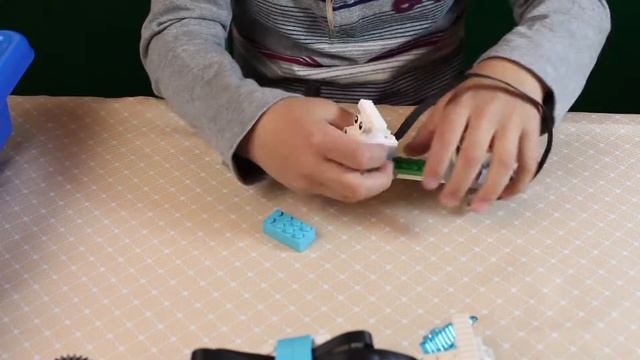 Собираем паука из Лего, Lego WeDo 2.0