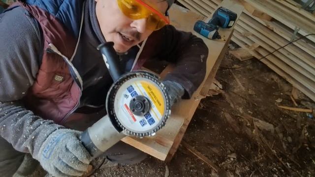 Закусил диск по дереву на болгарке. Что произойдёт? Показываю фишку смотреть онлайн