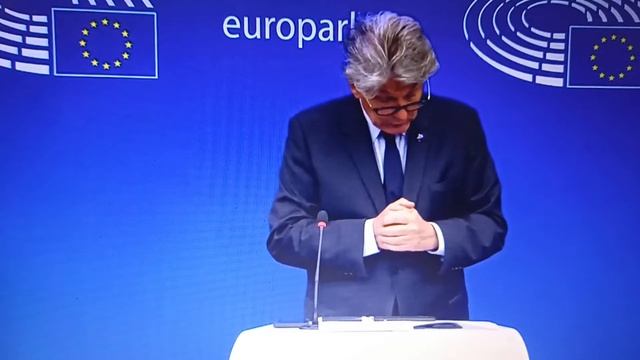 Срочно!ЕС вводит единый стандарт зарядных устройств для периферии мобильных устройств, Apple против смотреть онлайн