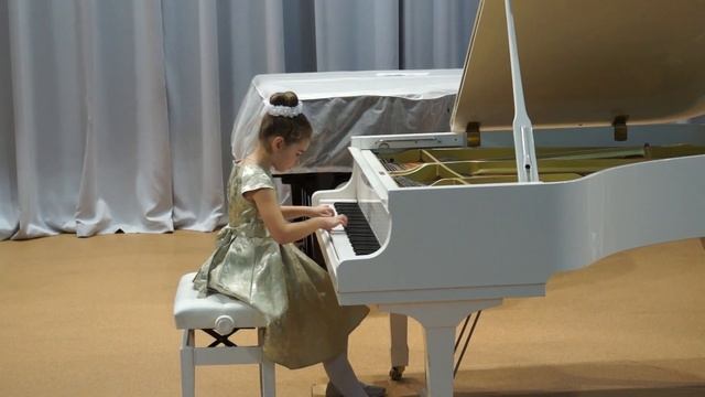 С.Прокофьев "Сказочка", Д. Кабалевский, "Клоуны", исполняет Анна Куприенко смотреть онлайн