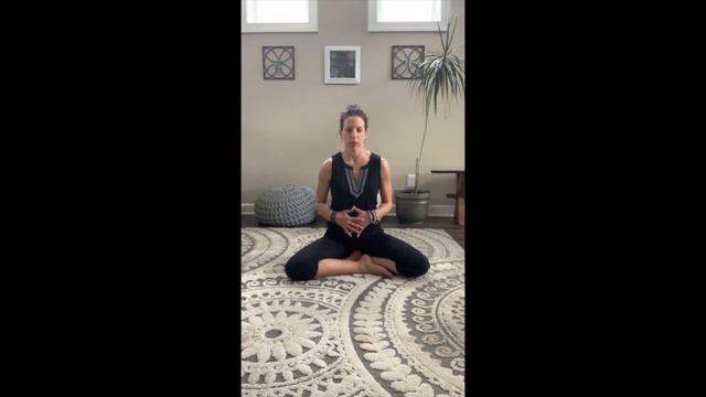 5-Minute Centering & Breath Awareness | Ever-Present Yoga смотреть онлайн