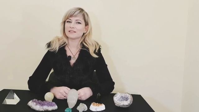 Как выбрать СВОЙ камень-самоцвет? Как его почистить и зарядить? смотреть онлайн
