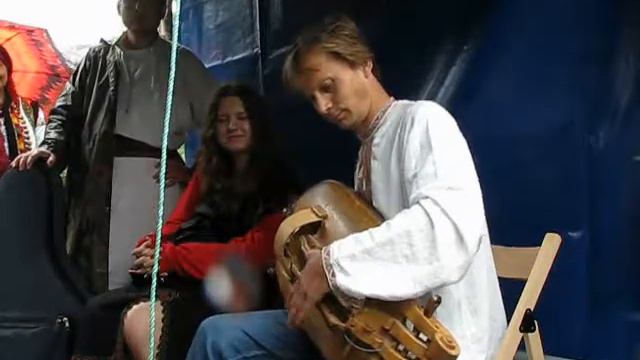 Ярема Шевчук - Гра на колісній лірі 01